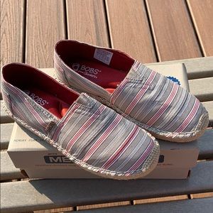 Women’s Bob size 7 canvas Red, Tan and white shoes